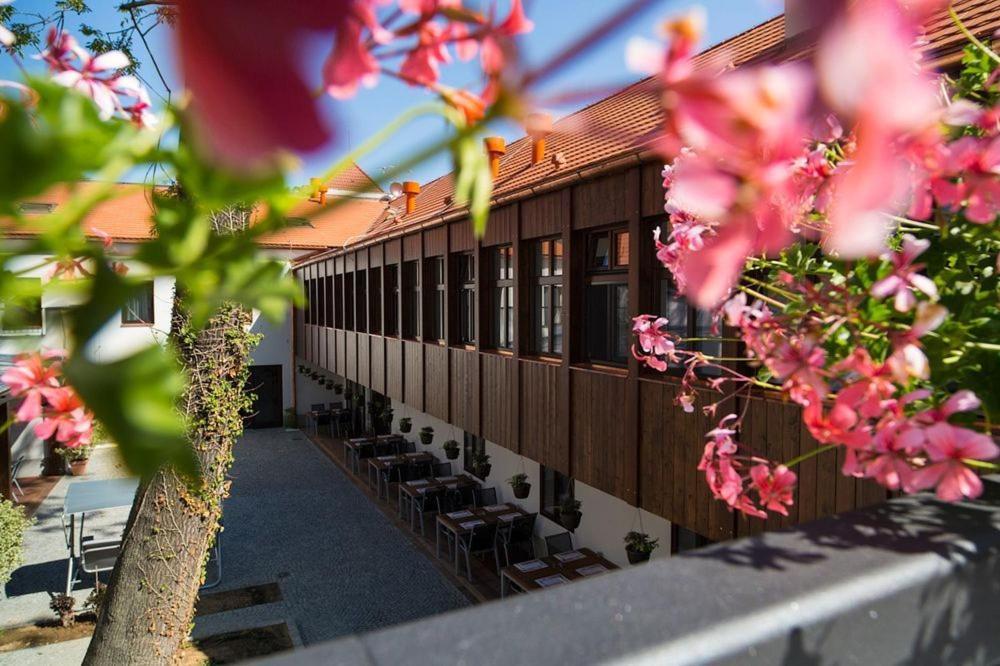 Hotel Restaurant Darwin Prag Eksteriør billede
